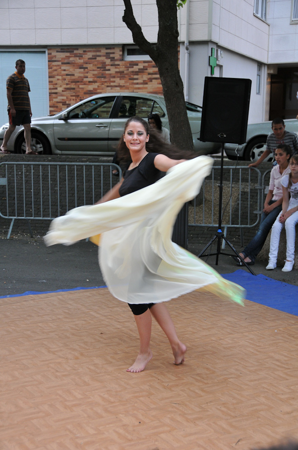 Maison de Quartier Champs Elysees Evry - Danse Orientale 026.jpg